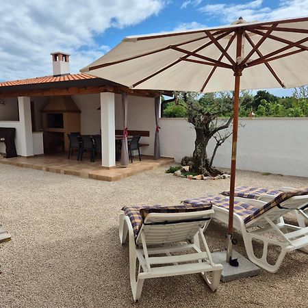 Apartment Vinja Porec - Privat Garden - Whirlpool Eksteriør billede