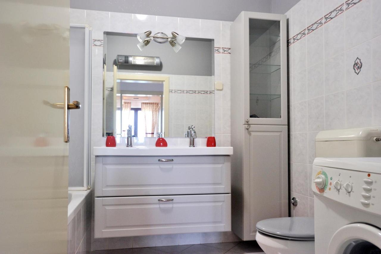 Apartment Vinja Porec - Privat Garden - Whirlpool Eksteriør billede
