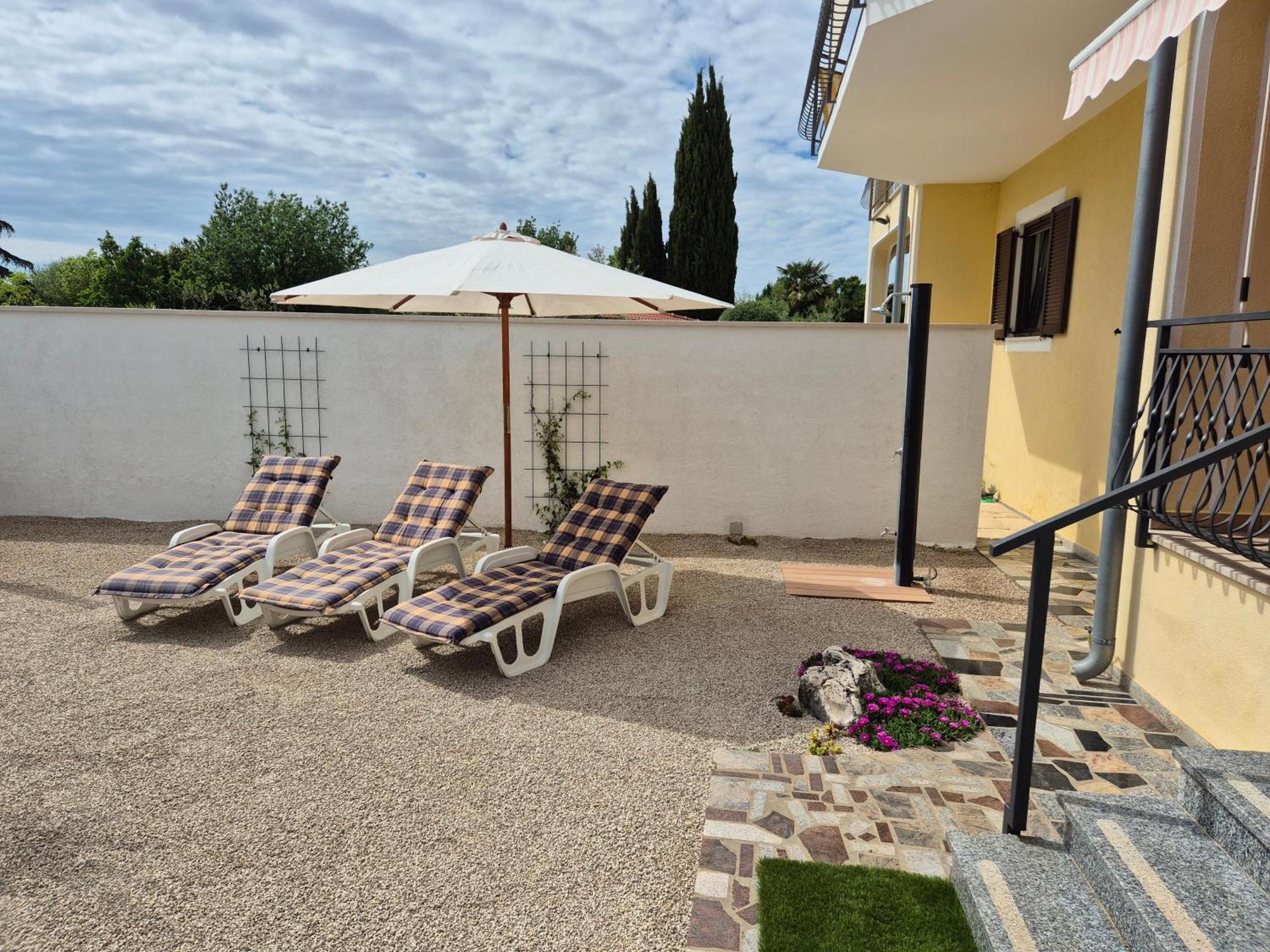 Apartment Vinja Porec - Privat Garden - Whirlpool Eksteriør billede