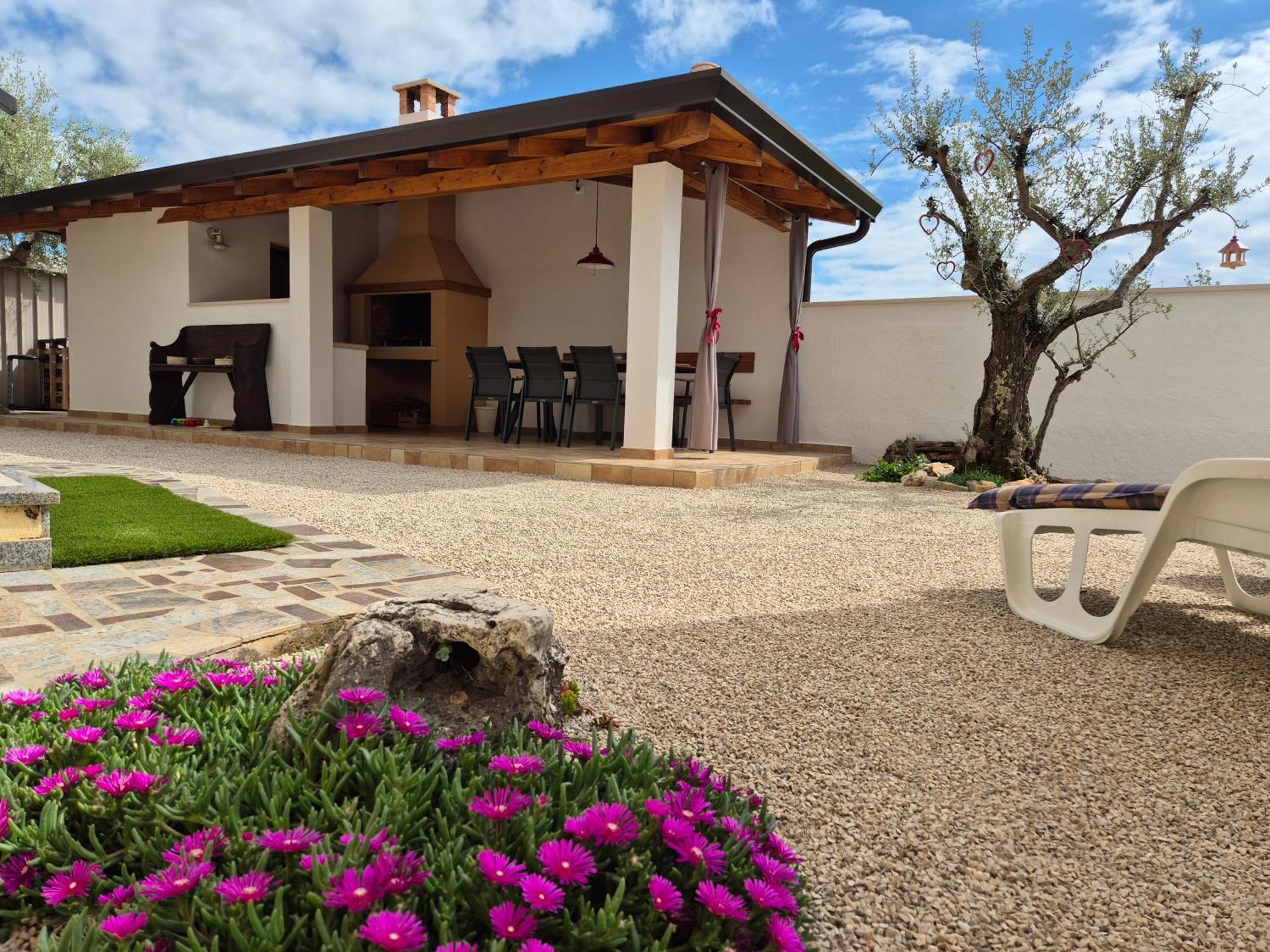 Apartment Vinja Porec - Privat Garden - Whirlpool Eksteriør billede