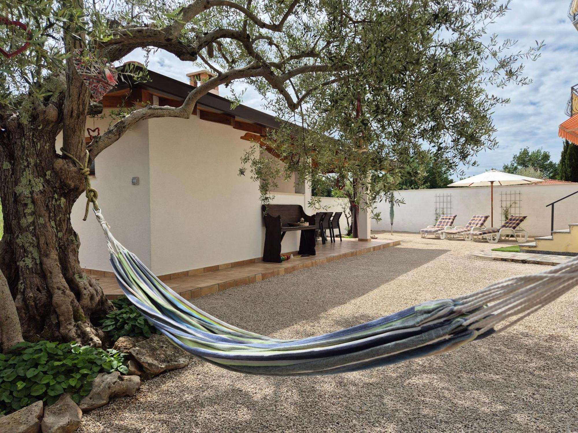 Apartment Vinja Porec - Privat Garden - Whirlpool Eksteriør billede
