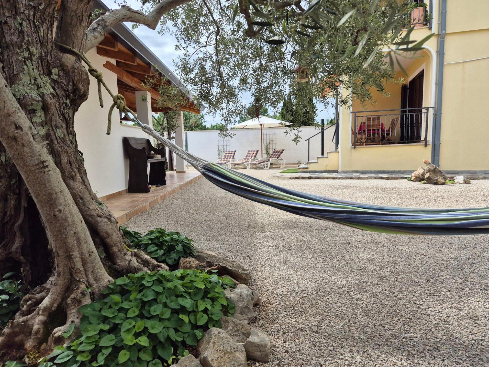 Apartment Vinja Porec - Privat Garden - Whirlpool Eksteriør billede