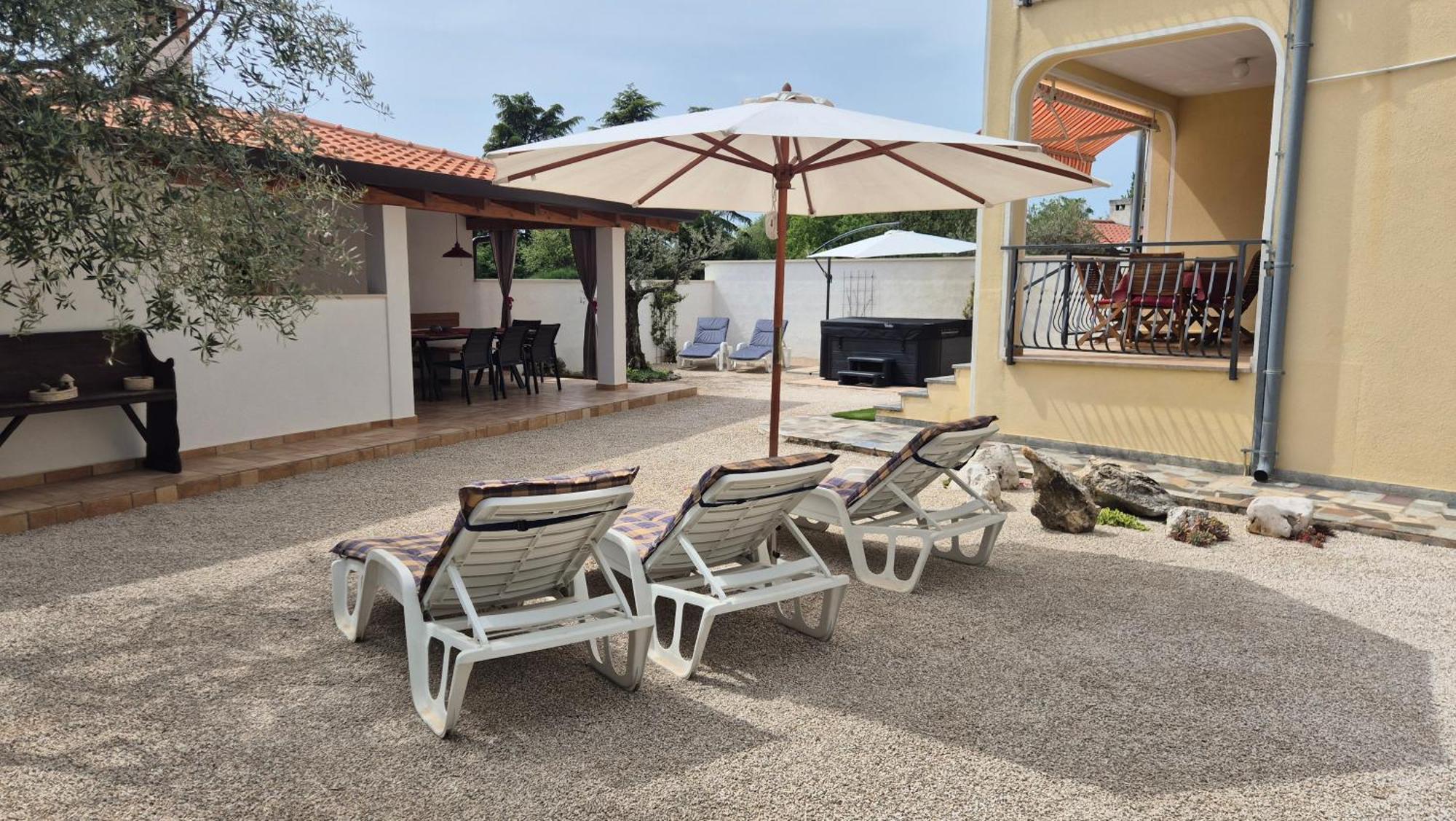 Apartment Vinja Porec - Privat Garden - Whirlpool Eksteriør billede