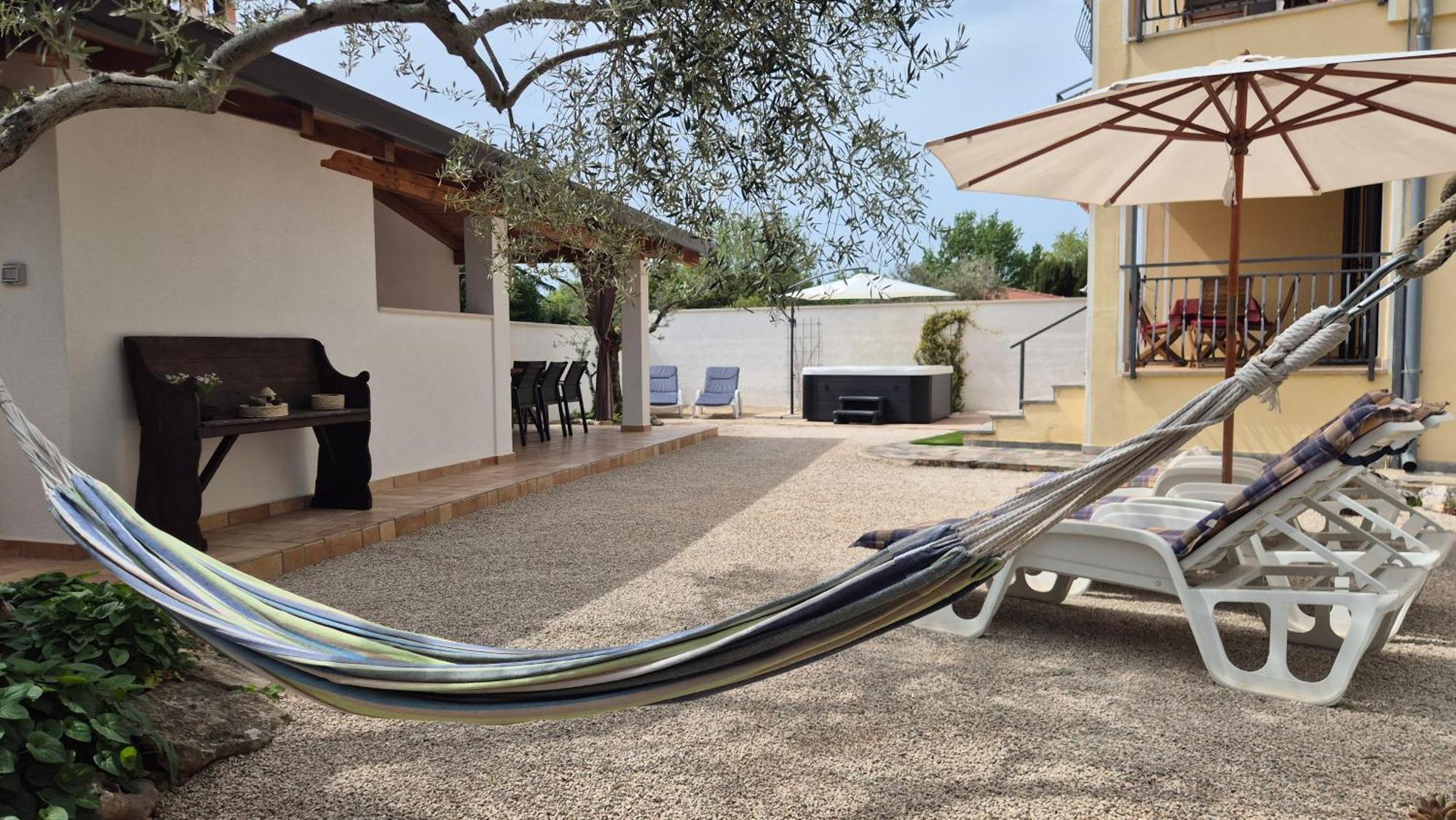 Apartment Vinja Porec - Privat Garden - Whirlpool Eksteriør billede